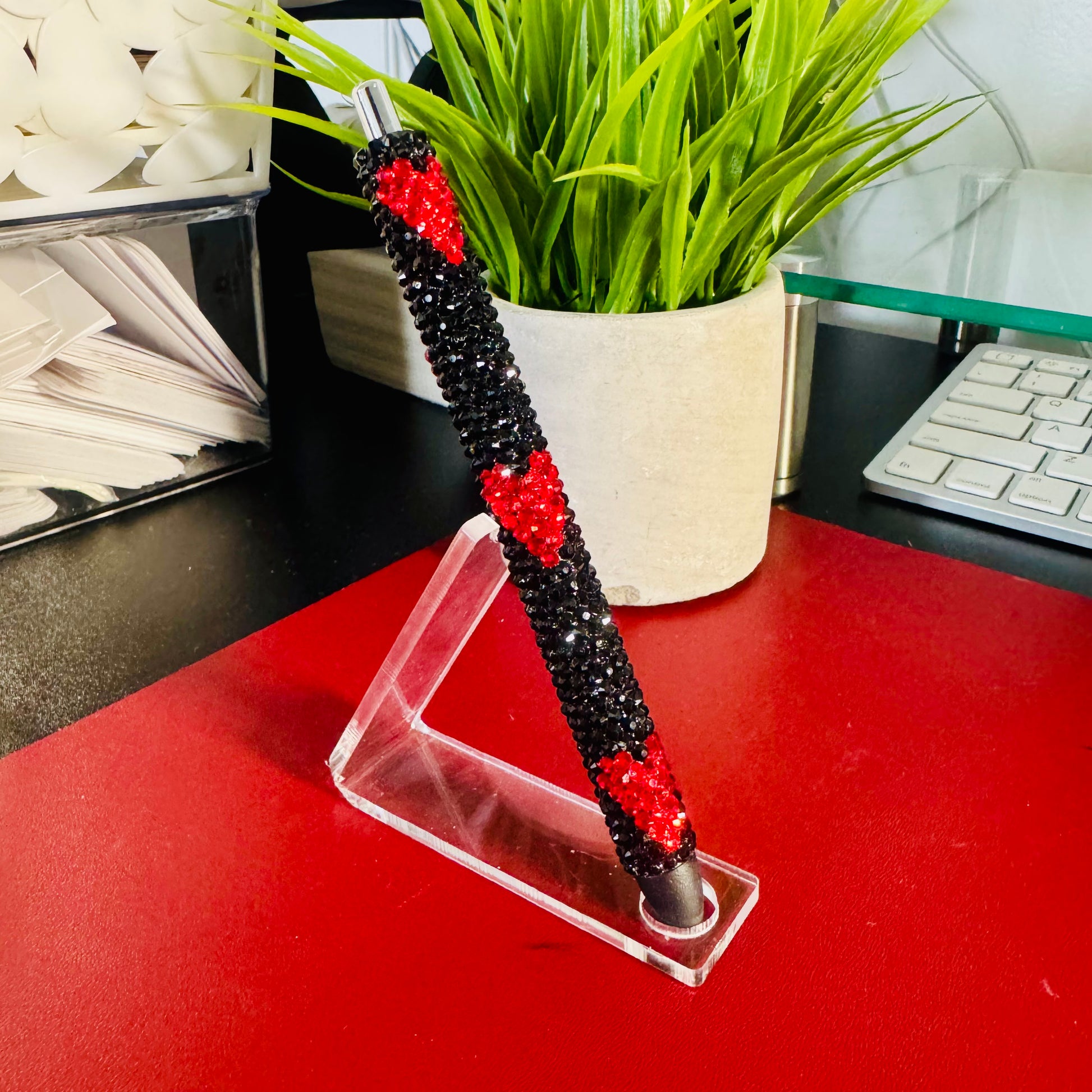 Queen of Hearts Rhinestone Pen